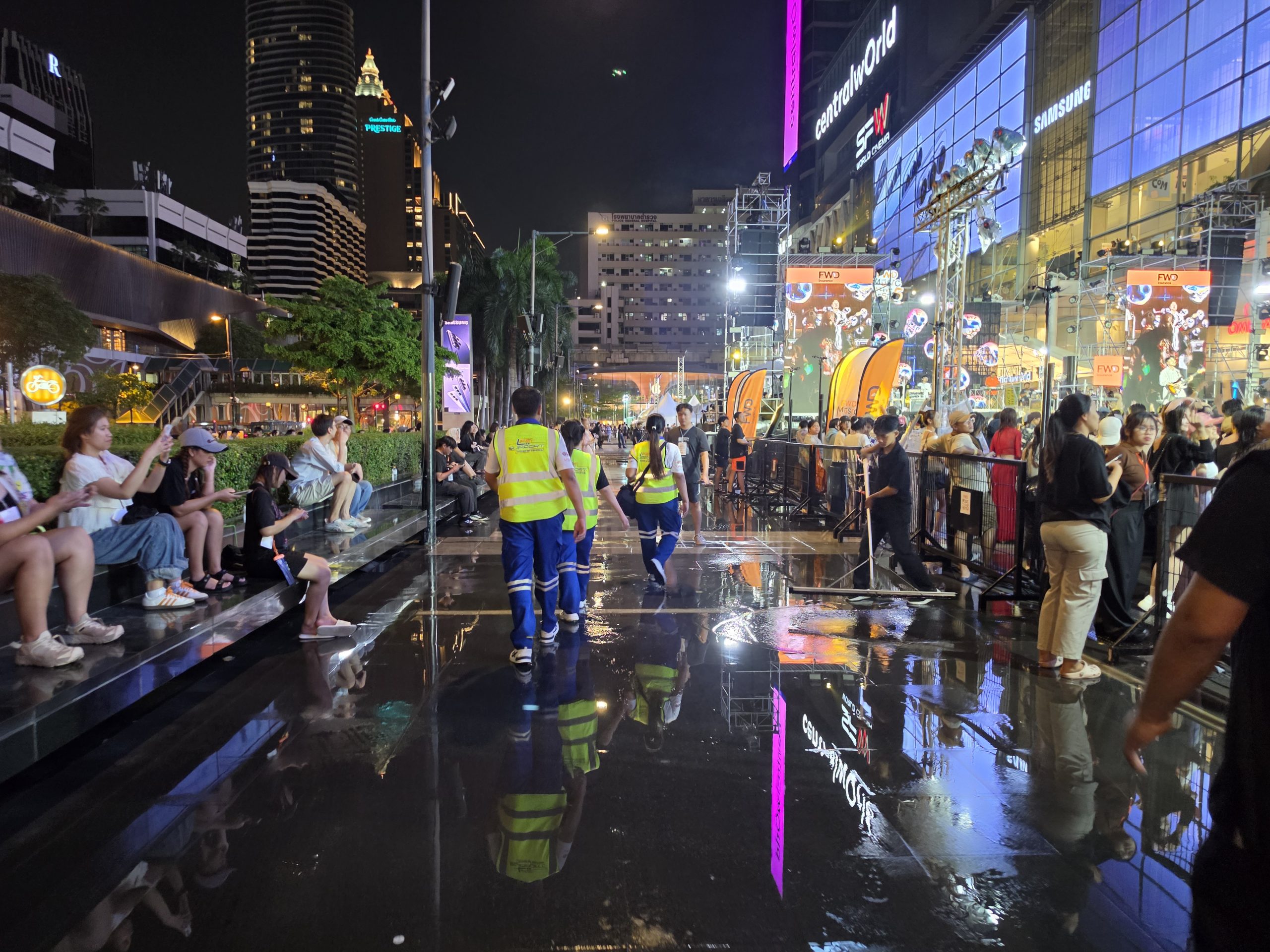 สแตนด์บายงานคอนเสิร์ต